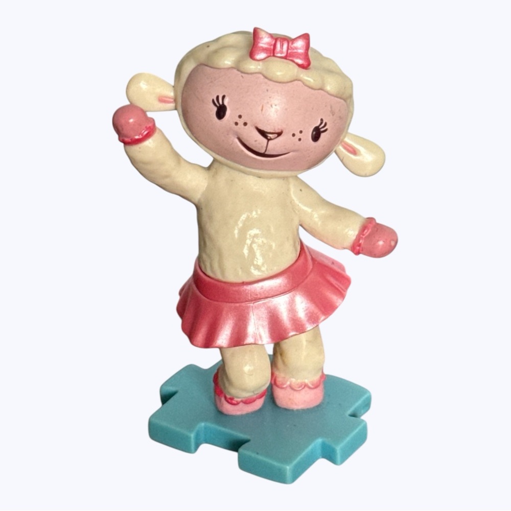 The Disney Junior Doc McStuffins Lambie Plastic Toy 2.3” Action Figure